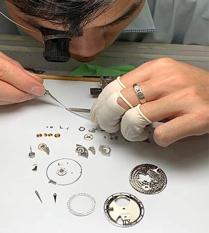 愛(ài)彼腕表售后服務(wù)中心更換配件-廣州愛(ài)彼售后保養(yǎng)